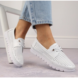 Sapatos femininos de couro com aberturas, branco Vinceza 7872 1