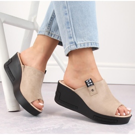 Chinelos femininos de camurça bege Vinceza 58291 1