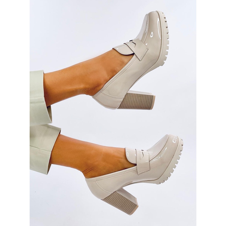 Mocassins Jeffis Beige com salto envernizado bege 1