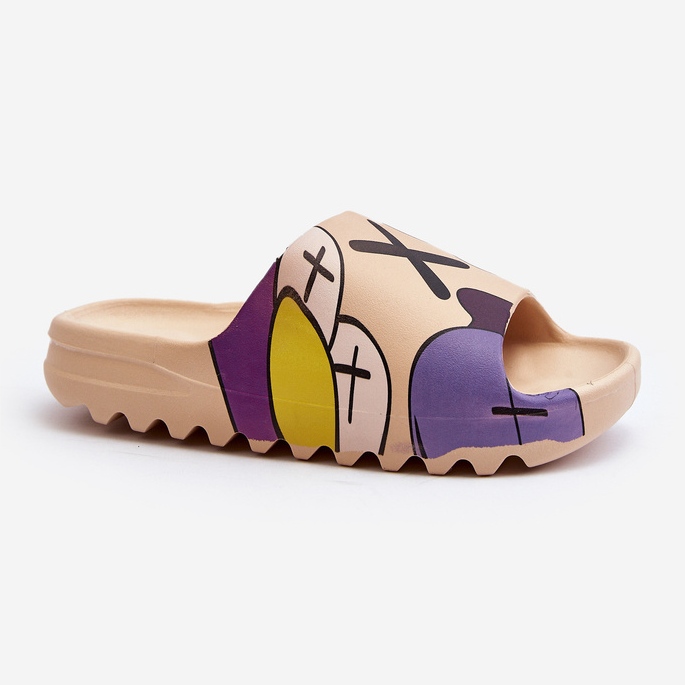 Chinelos de borracha com estampa de monstros bege escuro 1 Chinelos de borracha com estampa de monstros bege escuro 1