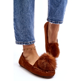 Supomers de pele de camelo feminino com pêlo e pompom castanho 2