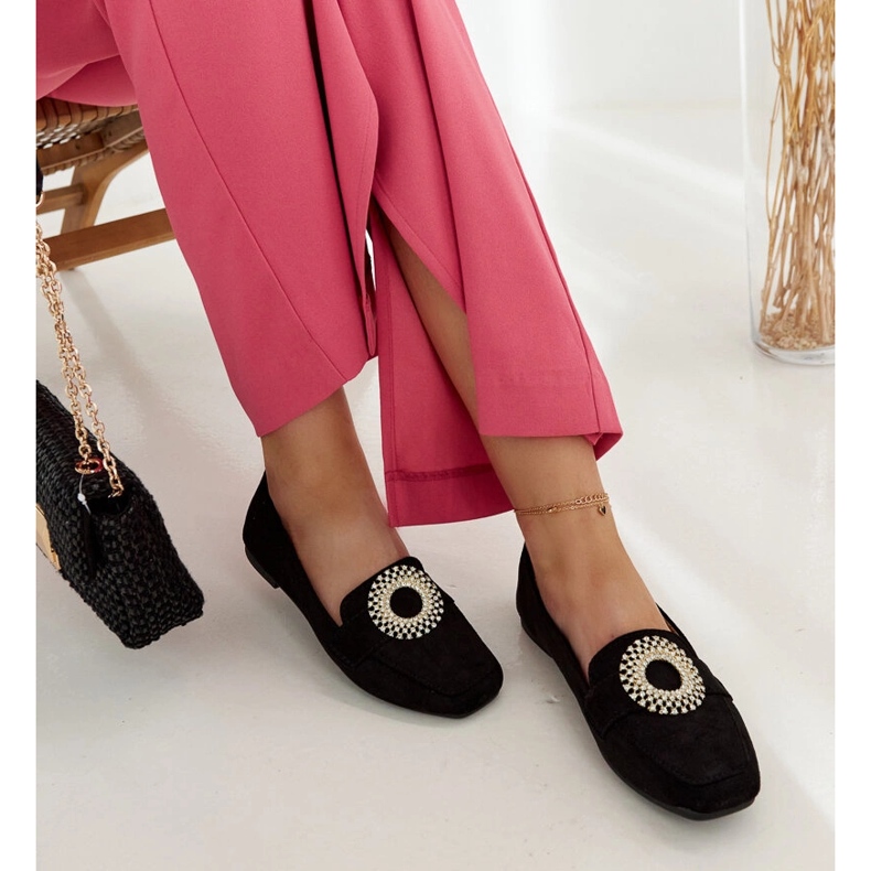 Mocassins pretos decorados com strass Celena 2