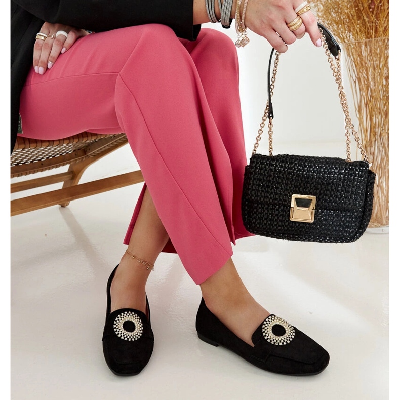 Mocassins pretos decorados com strass Celena 1