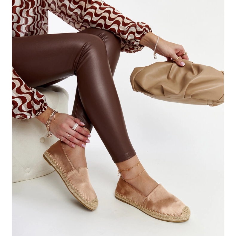 Alpercatas bege com brilho na plataforma Caithlin 1