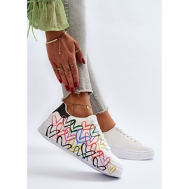 Tênis feminino com corações branco Claral 1