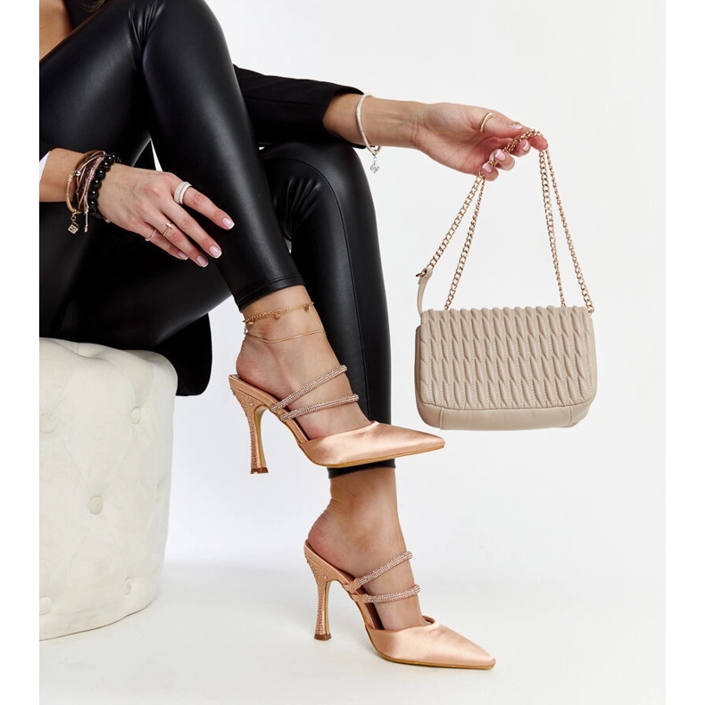 Chinelos bege de salto alto Raffaelina 1