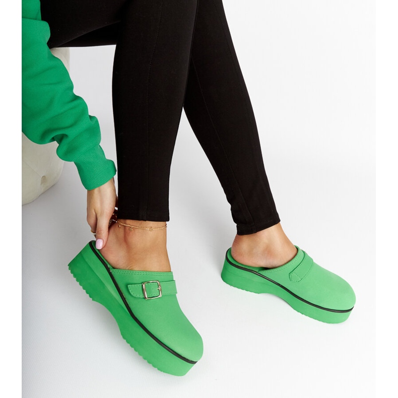 O entupimento verde desliza na plataforma Lang 1