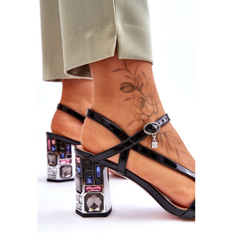 S.Barski Sandálias laqueadas em uma presilha decorativa D&amp;A CR-232 preta preto 4