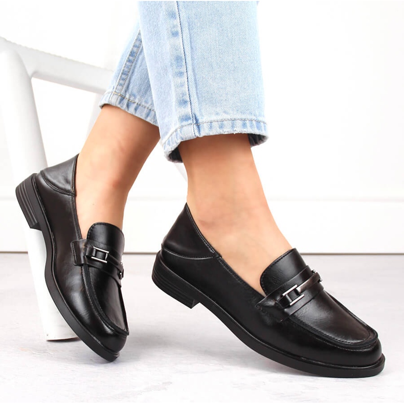Mocassins femininos de couro com salto baixo, pretos Vinceza 58233 1