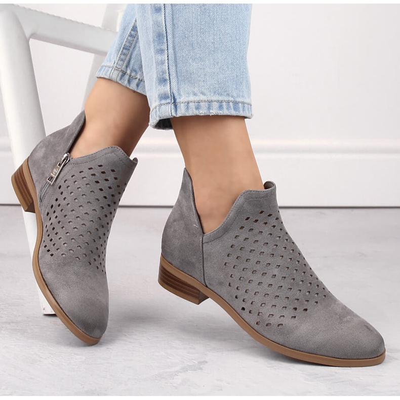 Botins femininos em camurça com recorte cinza Vinceza 58240 1