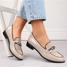 Sapatos femininos de salto baixo envernizado, bege, Potocki SZ12309 1