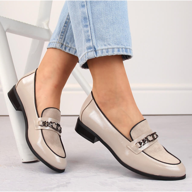 Sapatos femininos de salto baixo envernizado, bege, Potocki SZ12309 1