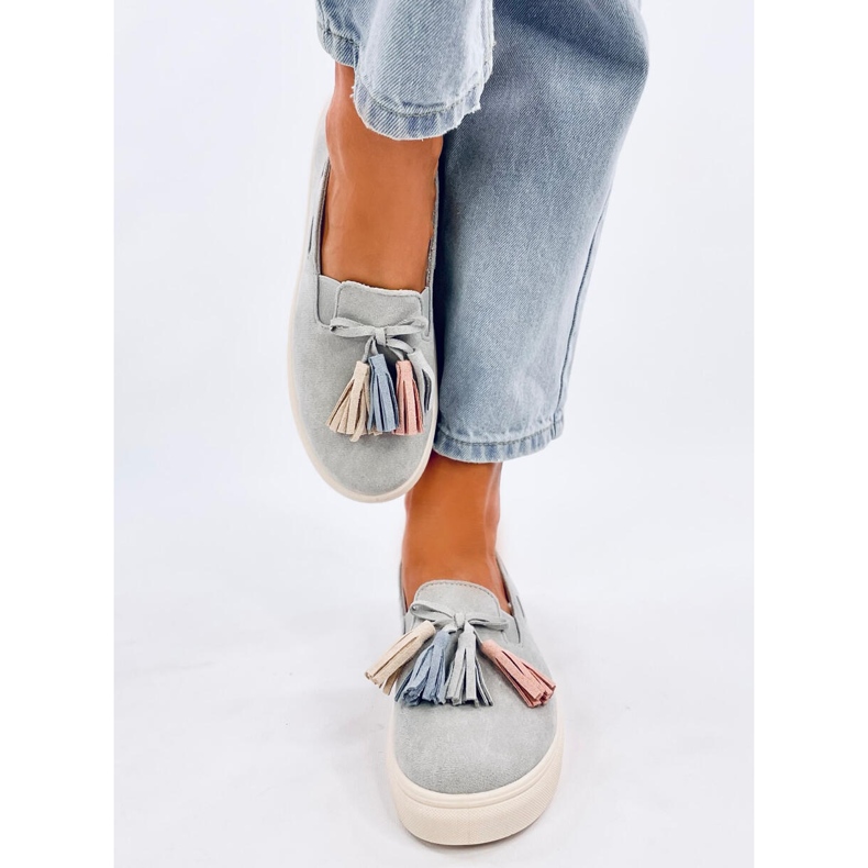 Salma Tênis cinza com franjas 2