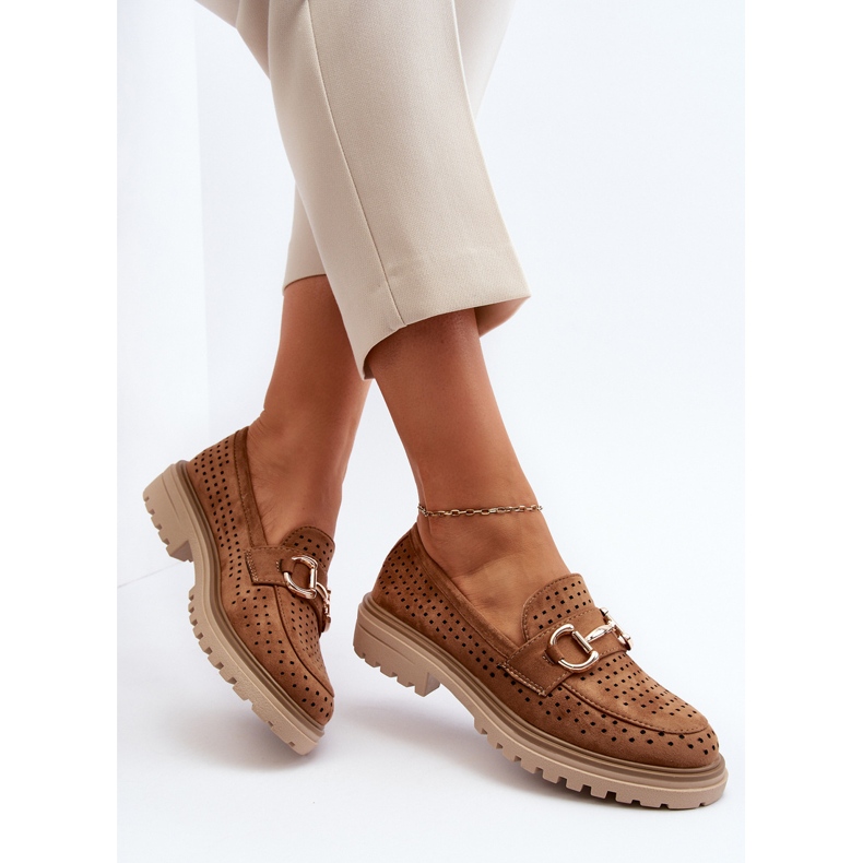 Mocassins femininos perfurados com decoração Camel Talesse marrom 2