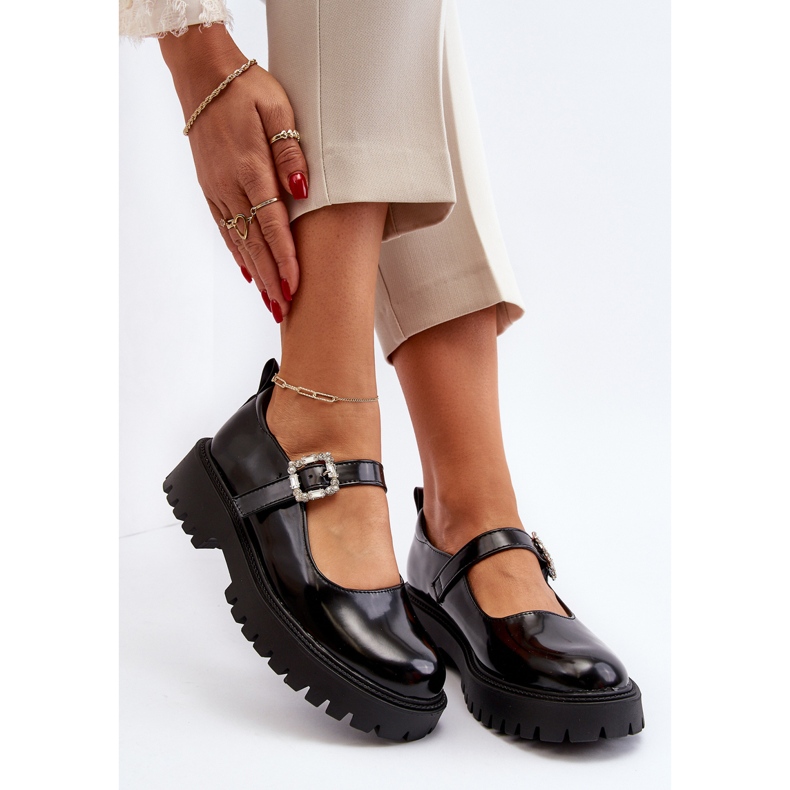Sapatos femininos de couro envernizado com fivela decorativa, preto Lindnessa 2