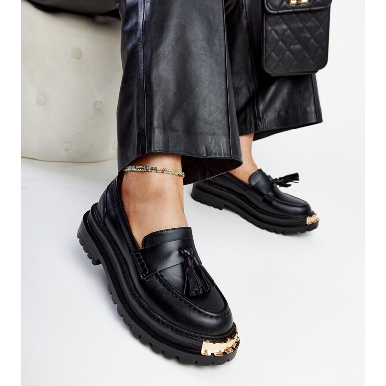 Mocassins maciços pretos com inserções douradas Tuga 1 Mocassins maciços pretos com inserções douradas Tuga 1