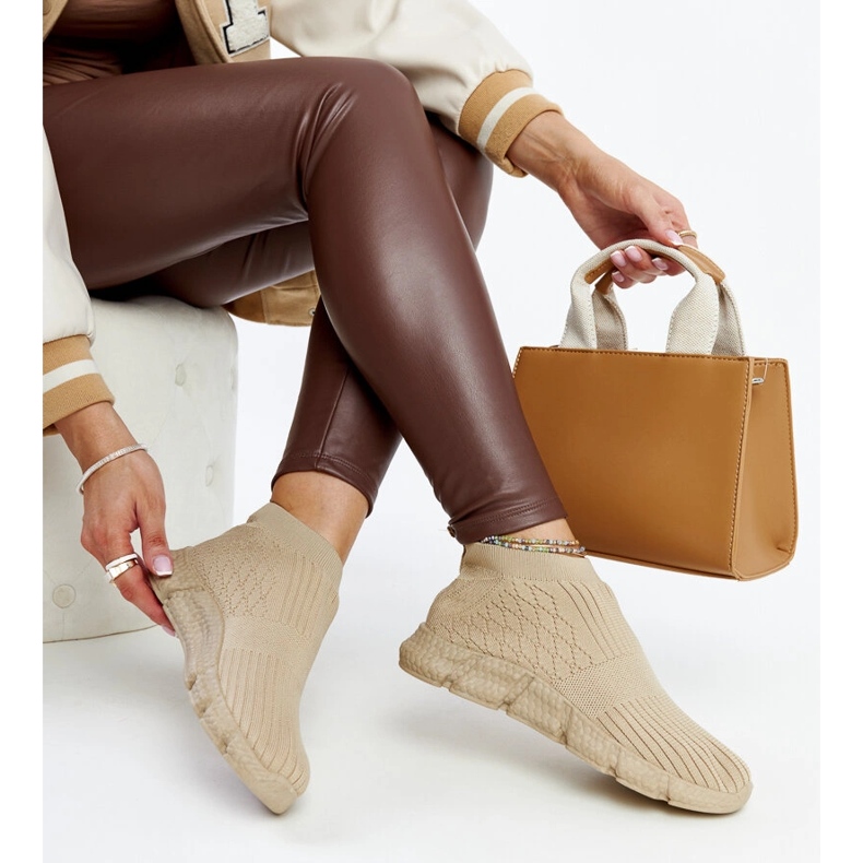 Tênis esportivo leve bege escuro da Vaclav 1