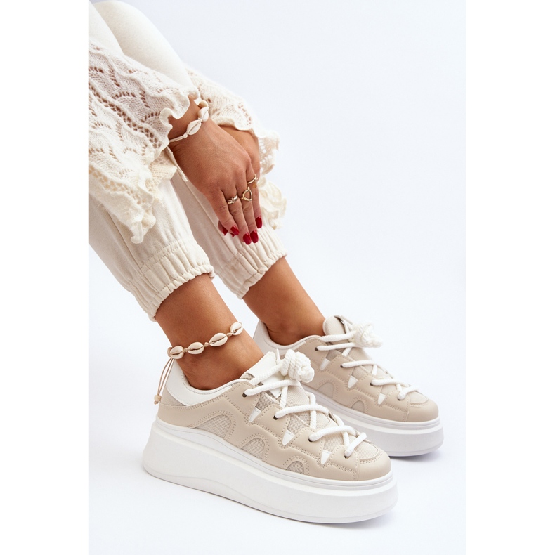 Tênis feminino com cadarço grosso bege Vinali 1