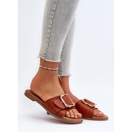 Chinelos femininos com alça e fivela Camel Opahiri castanho 2