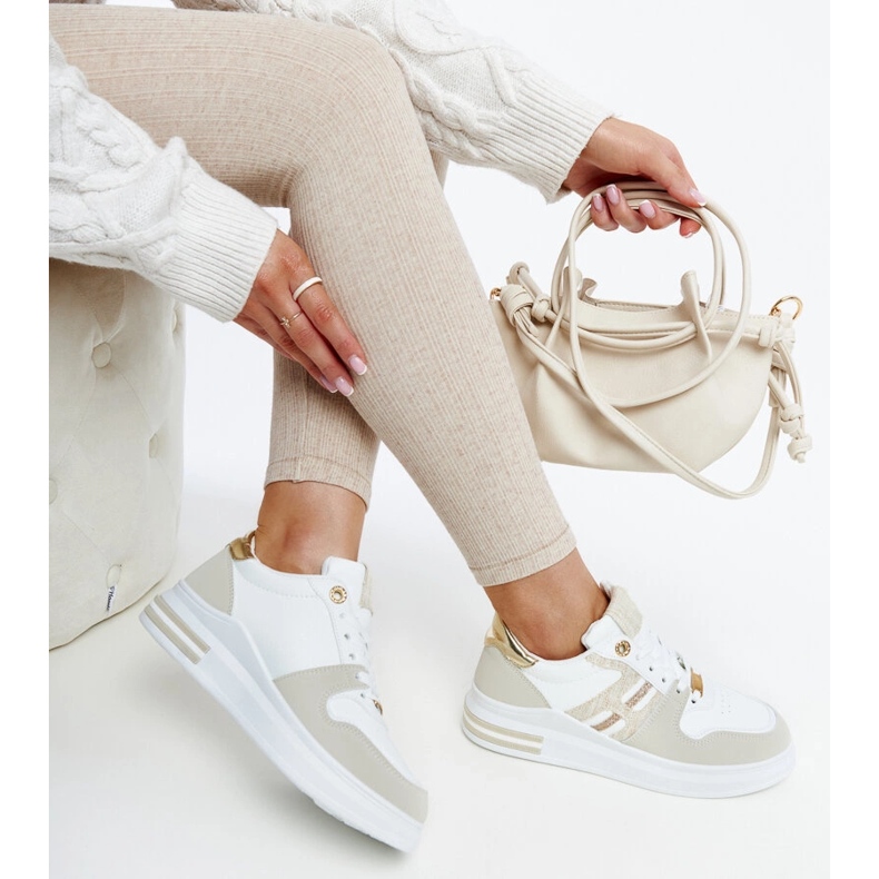 Tênis branco e bege na plataforma Negisti 1
