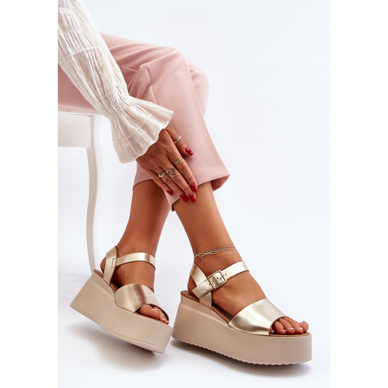 Sandálias femininas douradas Geferia cunha dourado 1