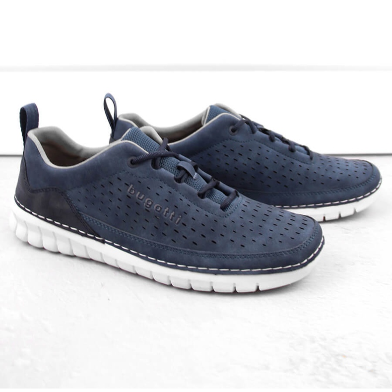 Calçado esportivo masculino confortável com aberturas, Bugatti azul escuro NN153319 1 Calçado esportivo masculino confortável com aberturas, Bugatti azul escuro NN153319 1