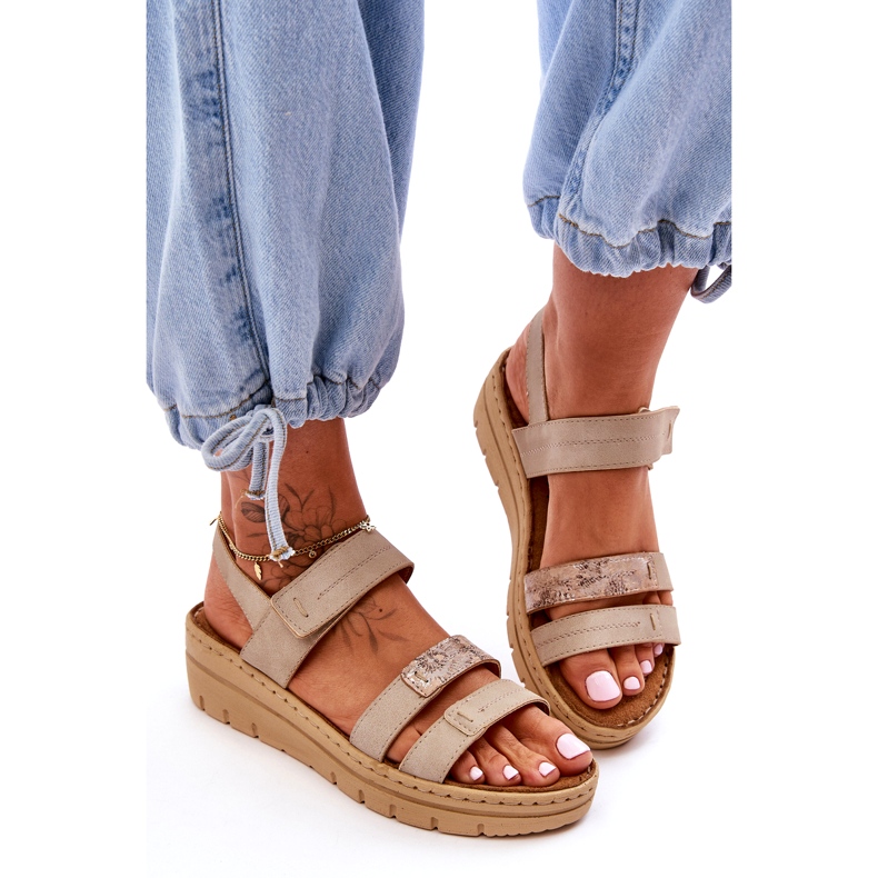 Vinceza Sandálias femininas de couro com velcro, bege 2