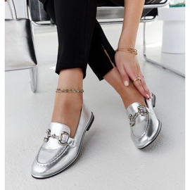 Mocassins prateados com fivela Lemlem prata 1