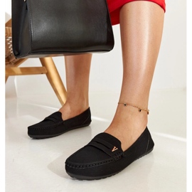 Mocassins pretos com acabamento fosco da Rubiania 1