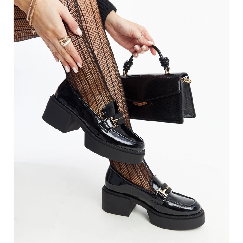 Sapatos pretos de salto alto Vinceza envernizados 1