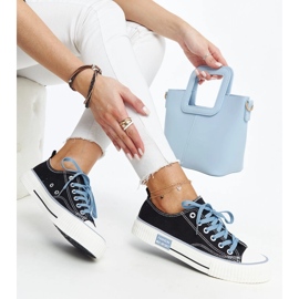 Tênis preto com atacadores coloridos Jadranka 1