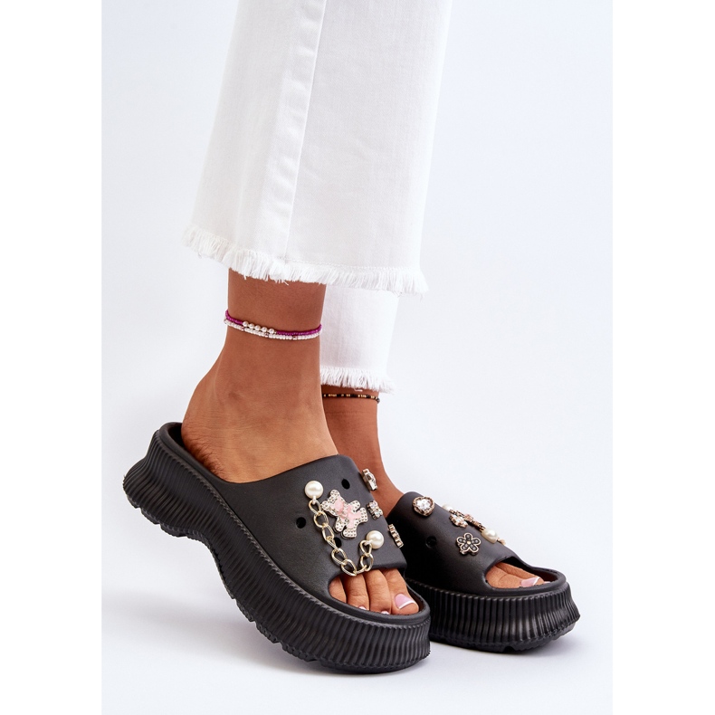 Chinelos femininos de espuma com decorações preto Afariana 2 Chinelos femininos de espuma com decorações preto Afariana 2