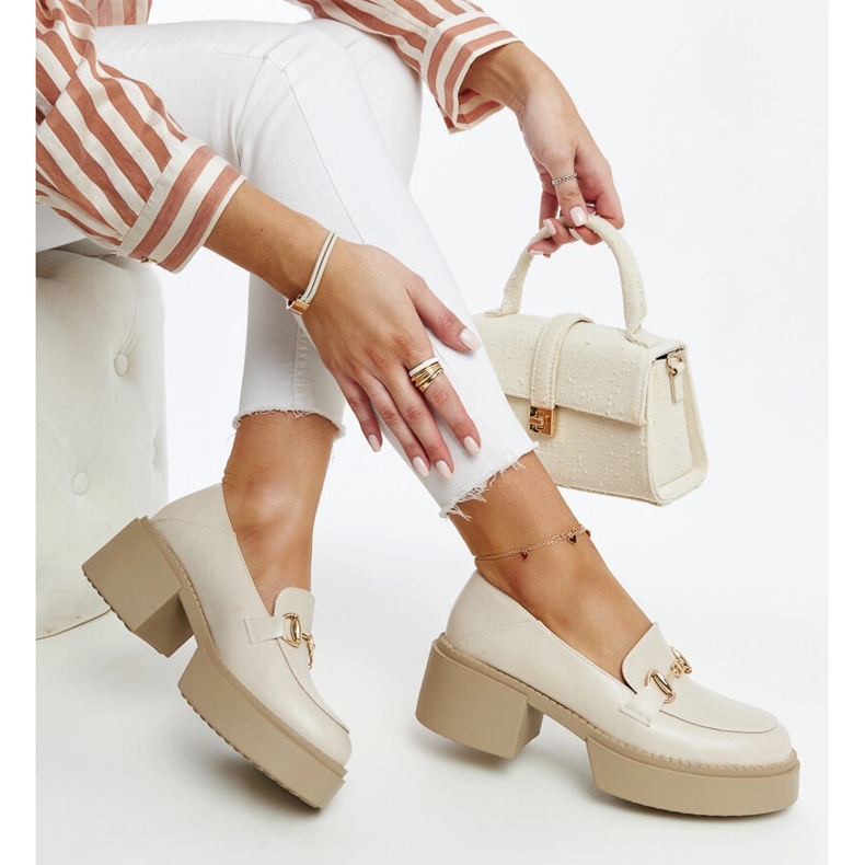 Sapatos de salto alto bege em couro ecológico Vinceza 1