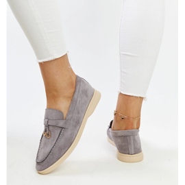 Mocassins cinza com pingente de metal da Fiorano 1