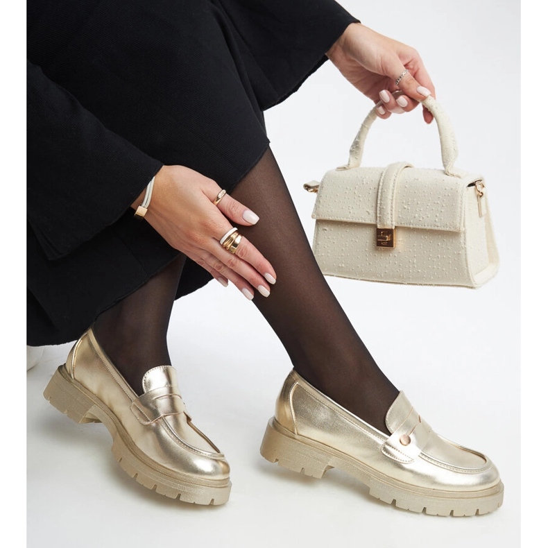 Mocassins de couro ecológico dourado Mladenka 1