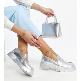 Mocassins de couro ecológico prateado Mladenka prata 1