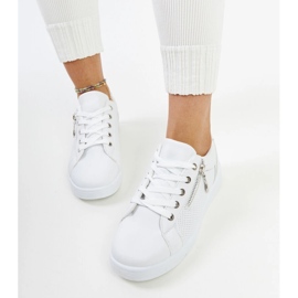 Calçado desportivo branco decorado com perfuração Chiusi 2