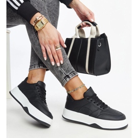 Tênis preto com sola grossa Rafida 1