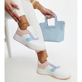 Tênis branco e rosa com sola Rafida mais grossa 1