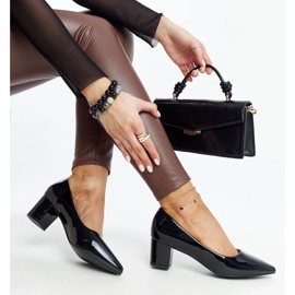 Sapatos de salto alto Ognjenka pretos envernizados 1