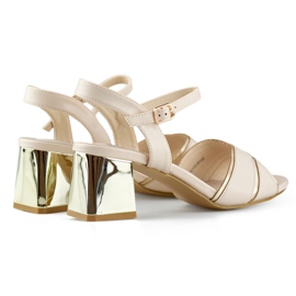 Sandálias femininas elegantes bege com salto dourado 1