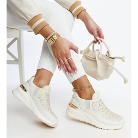 Tênis Ashleey de cunha bege com strass 1 Tênis Ashleey de cunha bege com strass 1