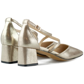 Sapatos prateados com tiras e salto baixo prata 1