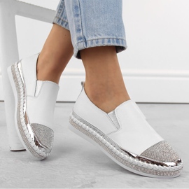 S.Barski Sapatos femininos de couro com zircões, brancos D&amp;A LR370 1