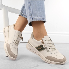 Calçado desportivo feminino de couro bege com cunha Filippo DP6083 1 Calçado desportivo feminino de couro bege com cunha Filippo DP6083 1