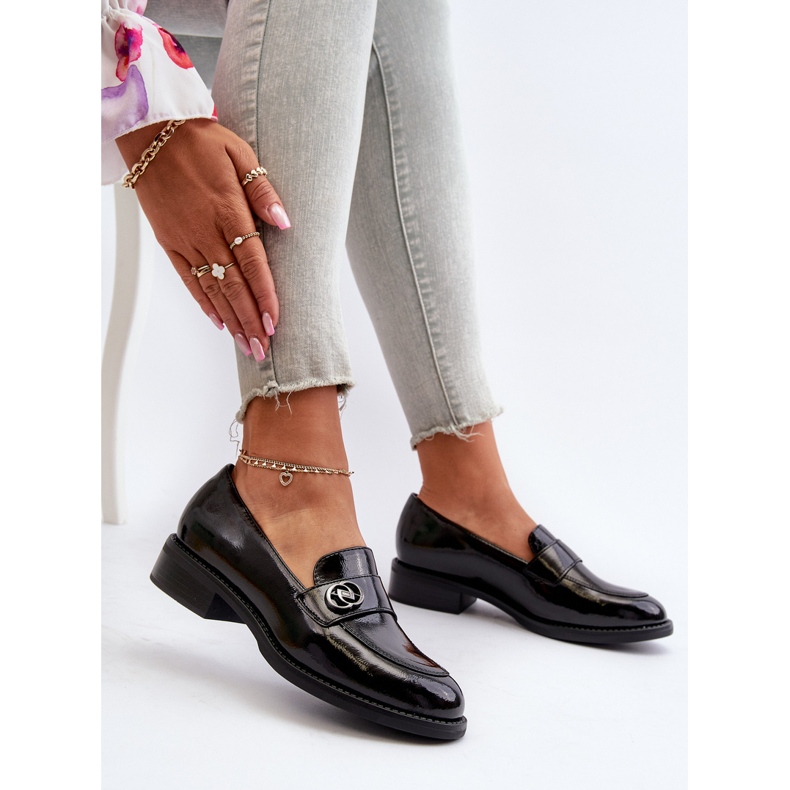 Mocassins femininos de couro envernizado pretos Dilhela 1