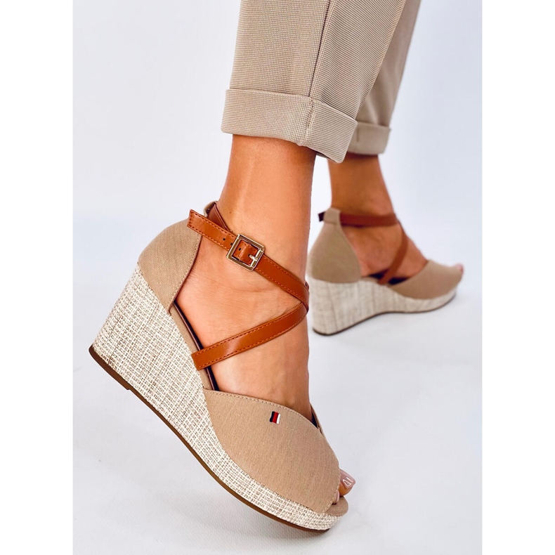 Berna Khaki Sandália bico aberto bege 2