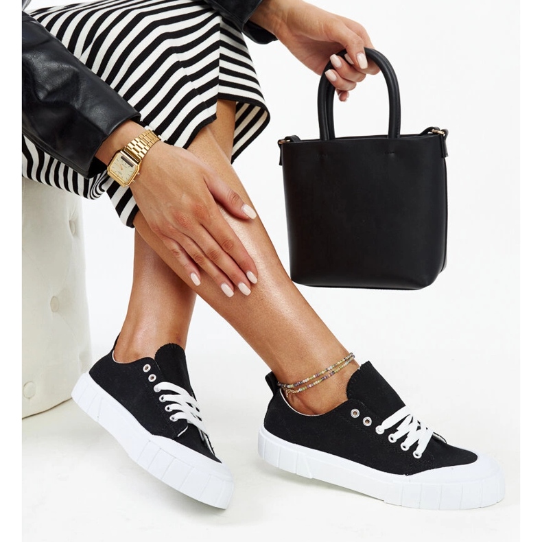 Tênis de tecido preto do Eduard 1