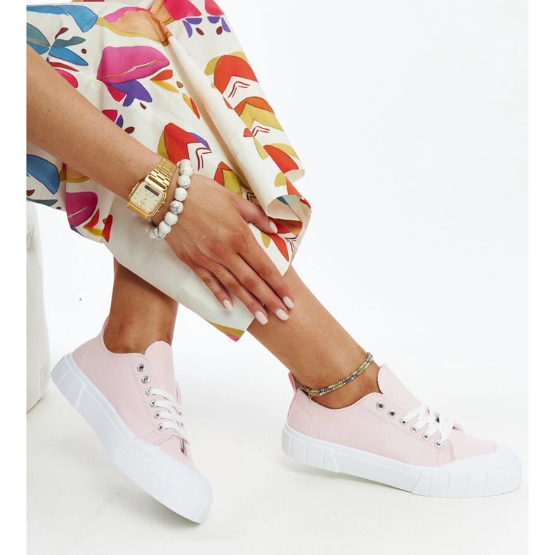 Tênis de tecido rosa do Eduard 1