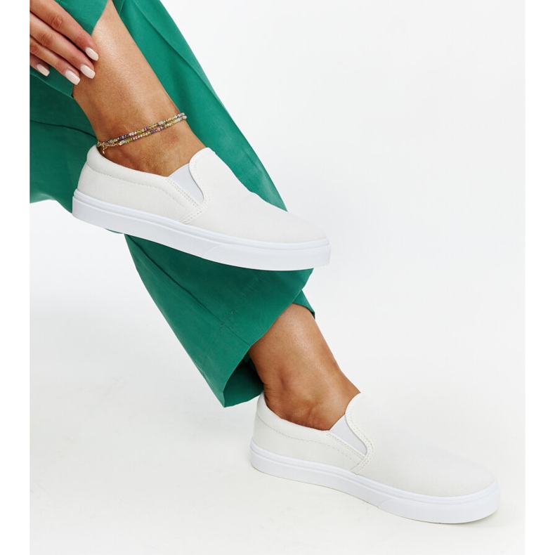 Tênis de tecido branco da Suraya 1